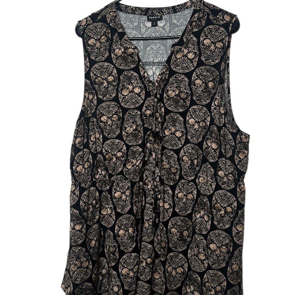 Torrid Black And Tan Patterned Blouse